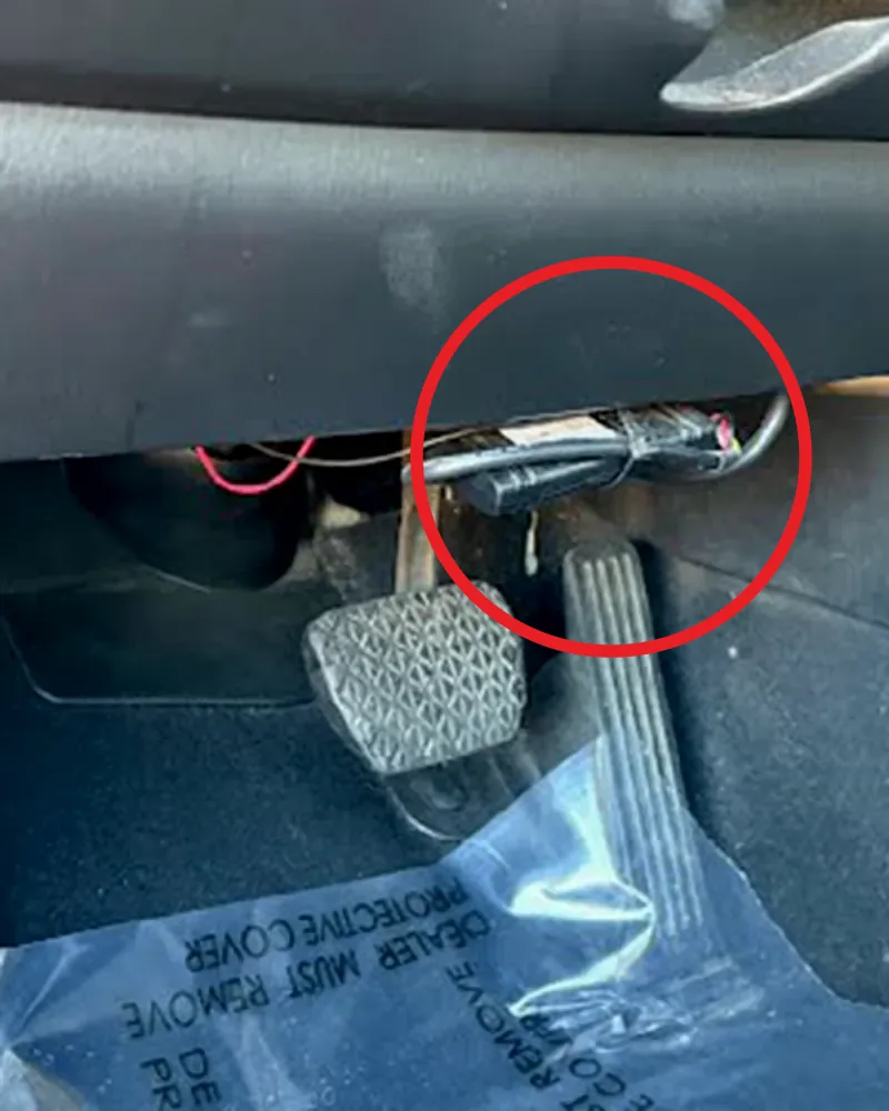 Other installer: GPS device left loose and out in the open where anyone can find it